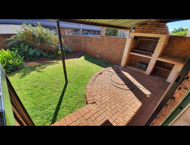 3 BEDROOM APARTMENT FOR SALE IN THE ORCHARDS